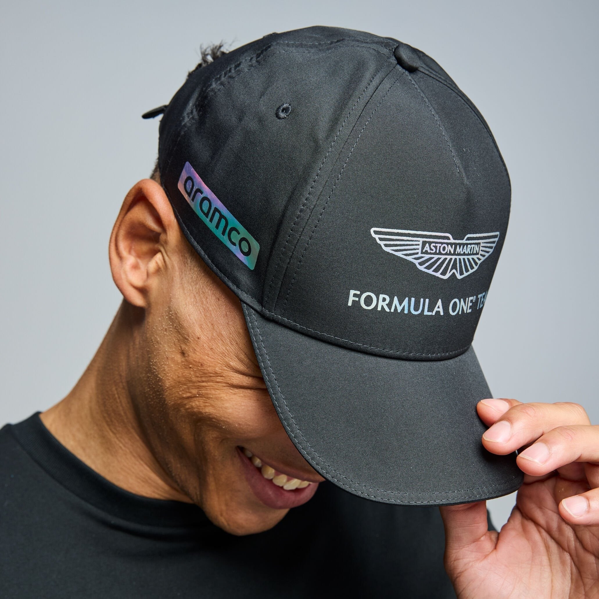 Aston Martin F1 2024 Iridescent printed beanie from the Las Vegas GP team – 5 – Maximomoto PT