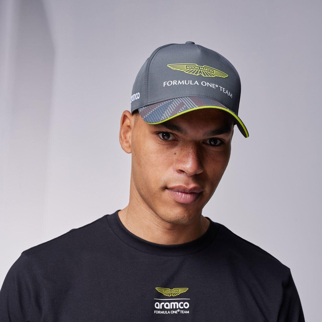 Aston Martin F1 Team Cap for the Gran Bretaña GP 2024 – 5 – Maximomoto PT