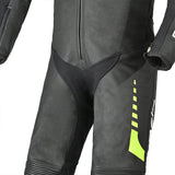 BELA MONO 1 PC ROLLOVER KIDS Moto Fato Preto Fluorescente Amarelo - Imagem central do traje de frente.