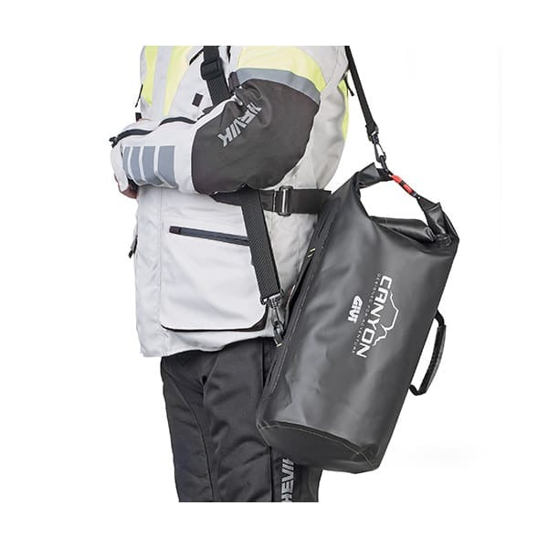GIVI GRT714B Canyon Bolsa de carga 20l Negra – 2 – Maximomoto PT