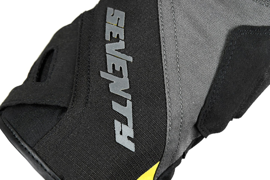 SEVENTY SD-T55 ATAK Gloves Deportivos Para Motocicleta Para Hombre Gris Negro/Amarillo Fluor – 7 – Maximomoto PT