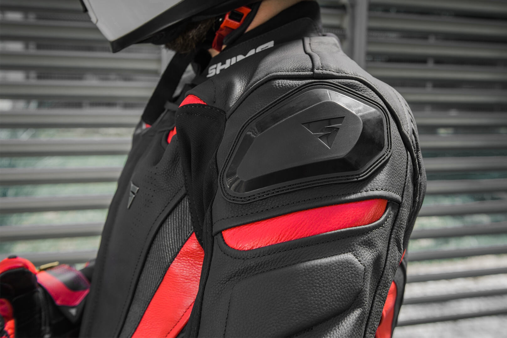 SHIMA CHASE JACKET RED