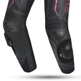 BELA ROCKET MIX KANGROO 2 PC Moto Senhora Fatos - Imagem do lado do joelho do terno