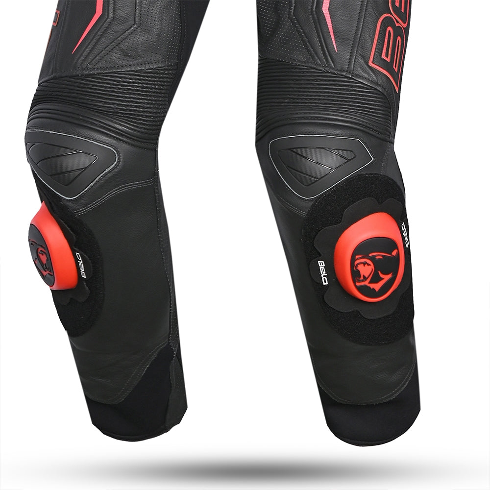 BELA ROCKET Mix Kangaroo 1 PC Moto Couro Fato Preto Vermelho - Imagem do lado do joelho do terno