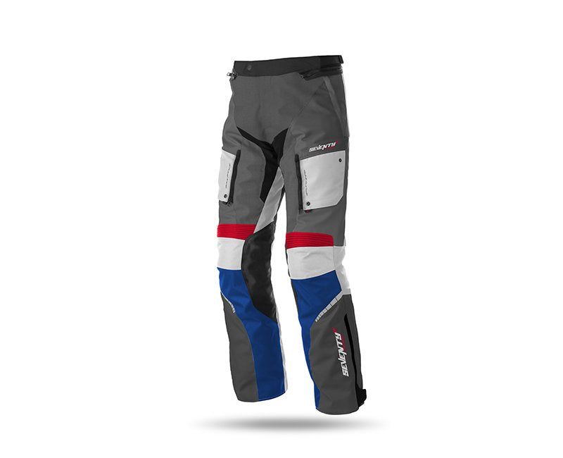 SEVENTY PANTALON SD-PT3 INVIERNO TOURING UNISEX GRIS OSCURO/ROJO/AZUL – 1 – Maximomoto PT