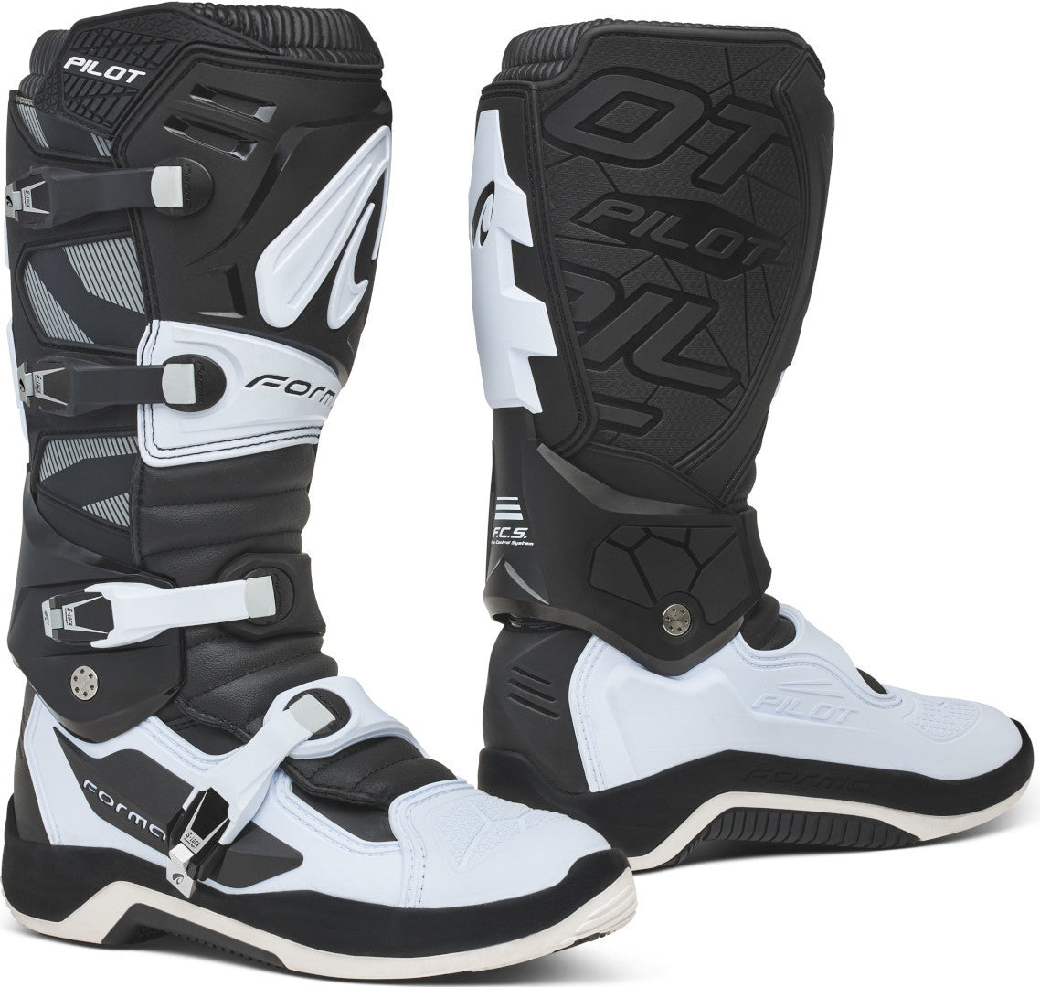 FORMA - PILOT BOOTS BLACK/WHITE – 1 – Maximomoto PT