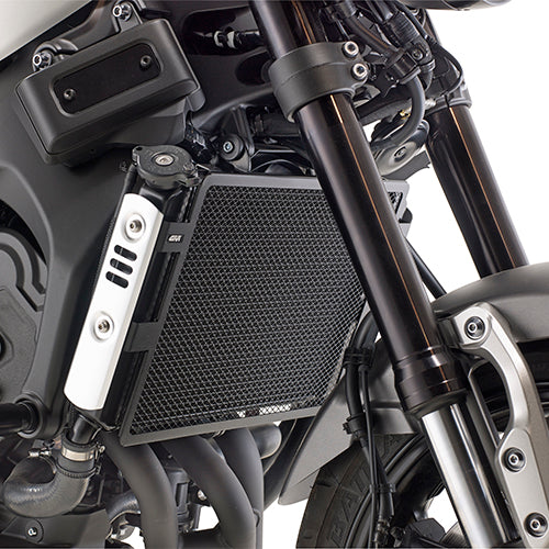 GIVI Radiator Protector for Yamaha XSR 900 – 1 – Maximomoto PT