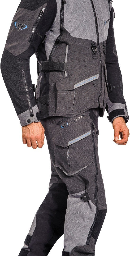 IXON RAGNAR Aventura Chaqueta Textil Moto Antracita/Gris/Azul – 5 – Maximomoto PT